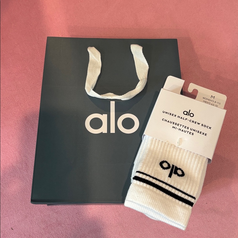 Sale! Authentic ALO YOGA Unisex Half Crew Socks and Alo gift bag